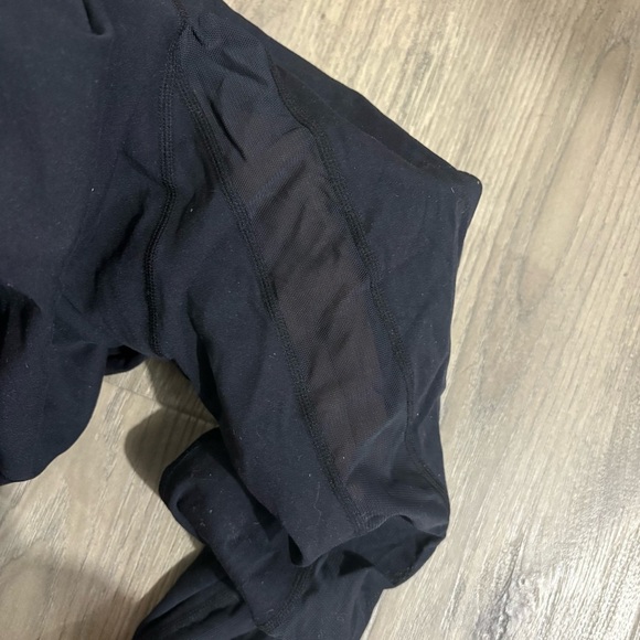 GYMSHARK Black Capri Leggings Mesh Sides Sz S/ XS Athletic Athleisure - Picture 7 of 7